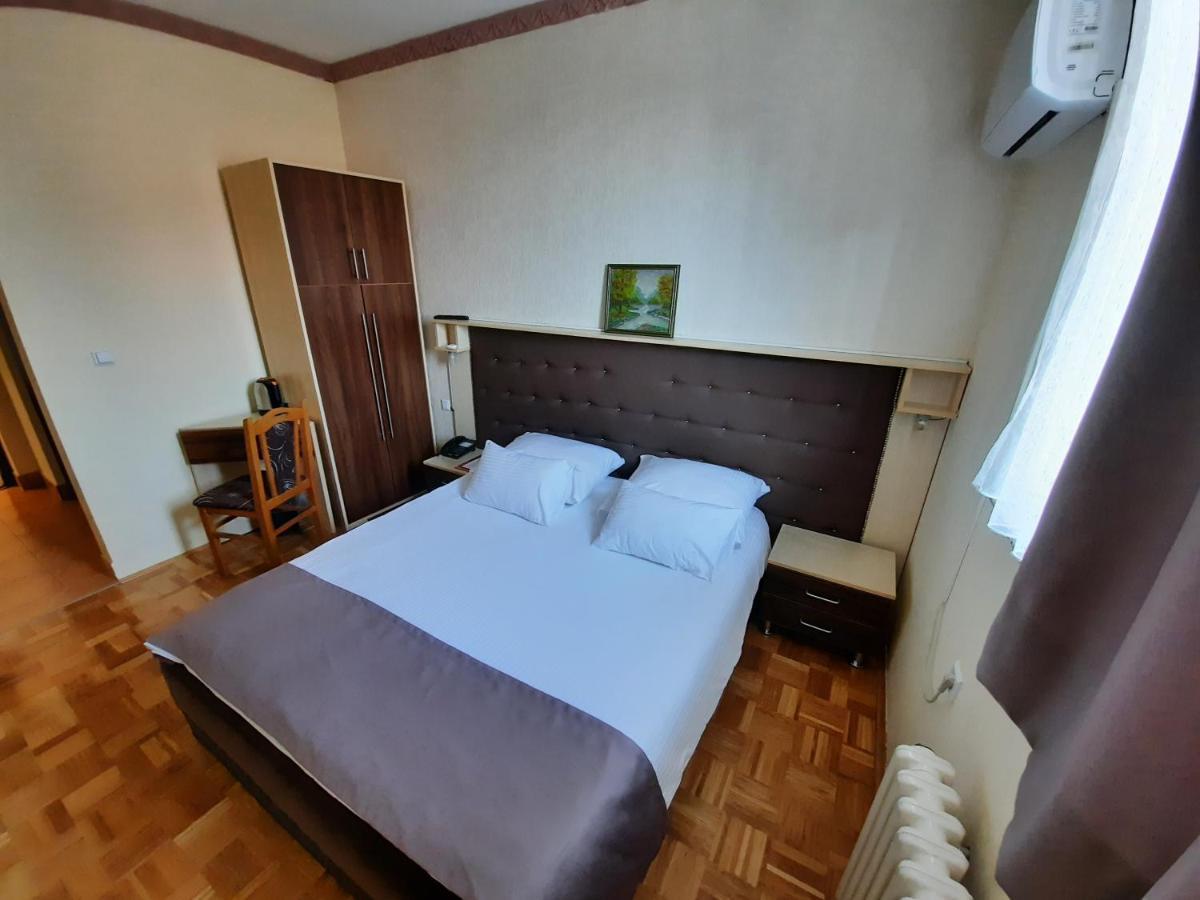 Hotel & Restaurant Great Wall - Airport Сараево Экстерьер фото