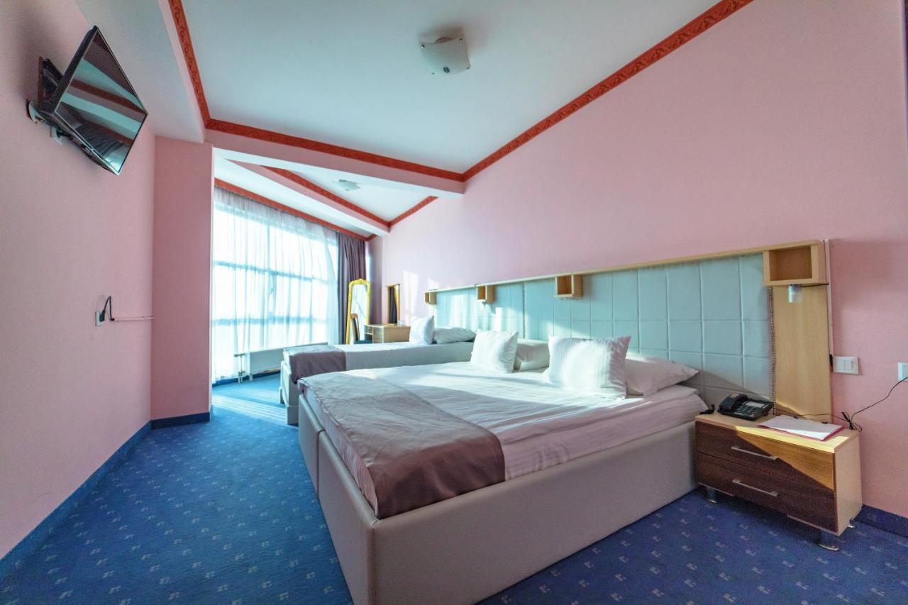 Hotel & Restaurant Great Wall - Airport Сараево Экстерьер фото