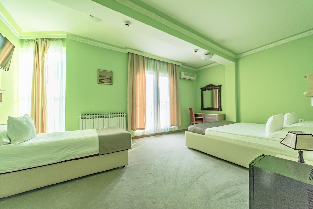 Hotel & Restaurant Great Wall - Airport Сараево Экстерьер фото